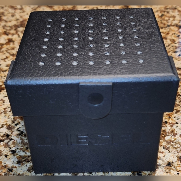 Diesel Men's Overflow Chronograph Gunmetal and Red Silicone Watch - Picture 7 of 7